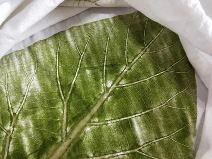 The white bed sheets are easy to use and inexpensive. You can try plant dyeing by yourself. - Charliehomemaker store