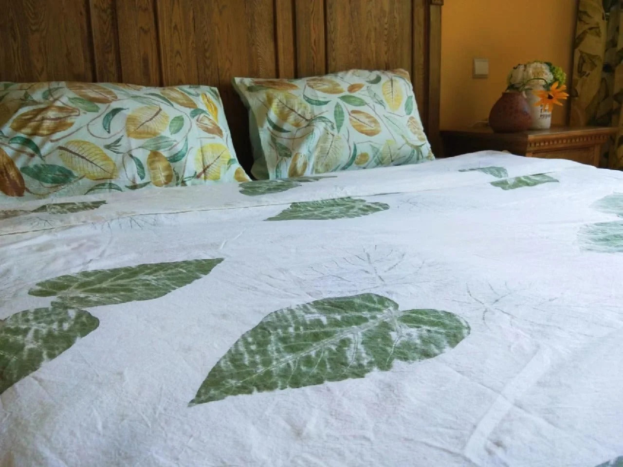 The white bed sheets are easy to use and inexpensive. You can try plant dyeing by yourself. - Charliehomemaker store